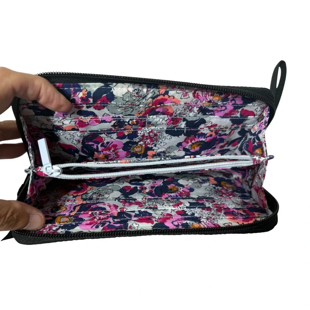 Vera Bradley Twill RFID Riley Compact Wallet Wristlet BLACK 27128-481 VBL 19